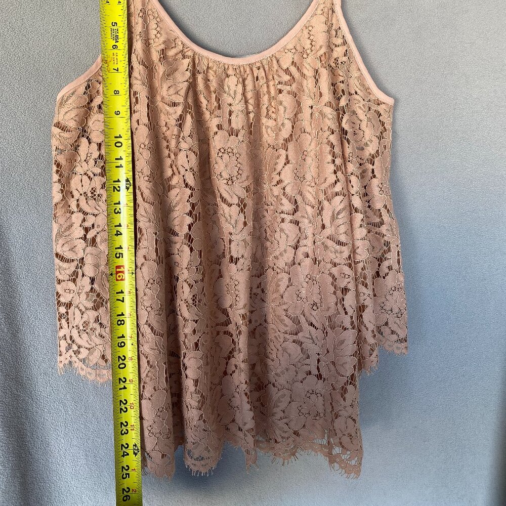 White House Black Market Blush Lace Cami Tank Top Size S | Floral Overlay - Picture 7 of 7